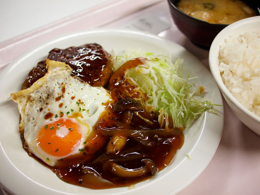 学食のランチ